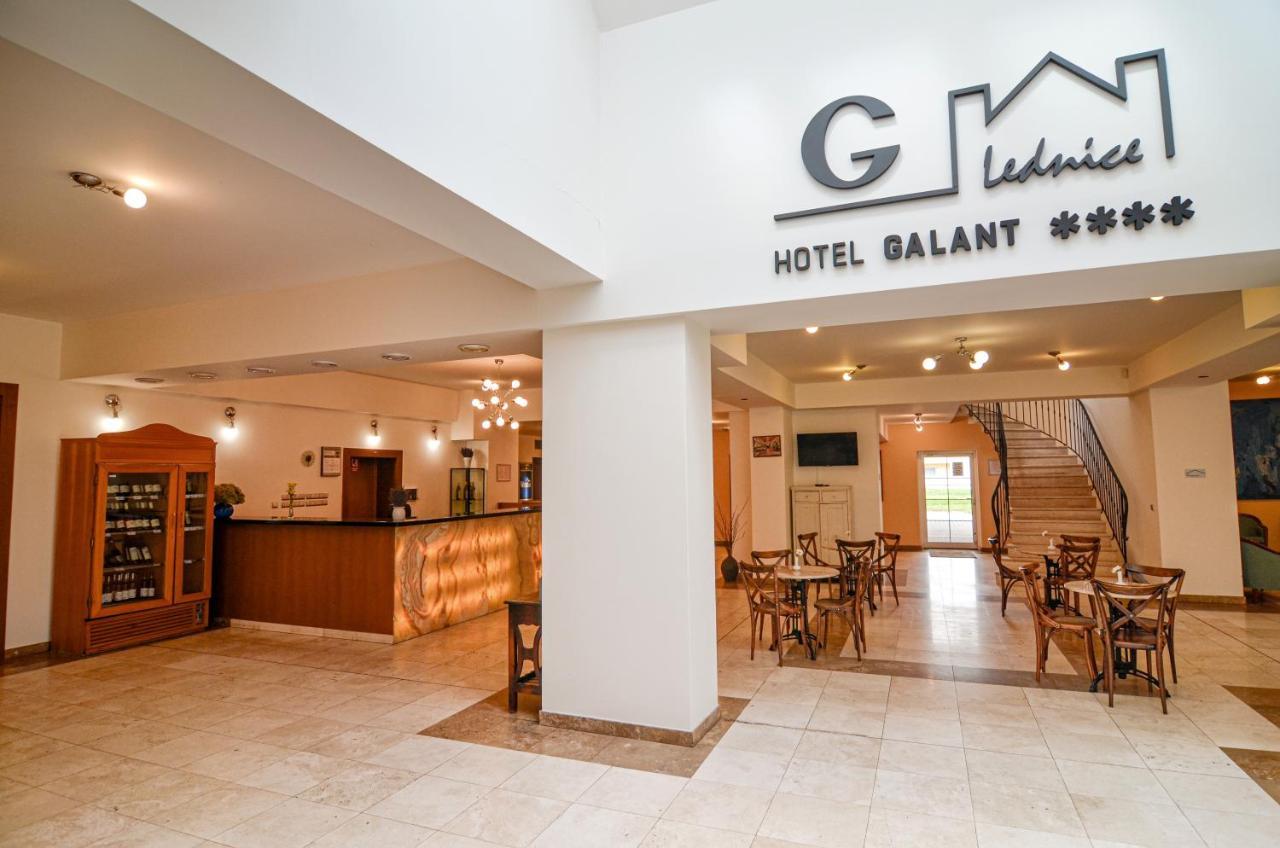 Hotel Galant Lednice Extérieur photo
