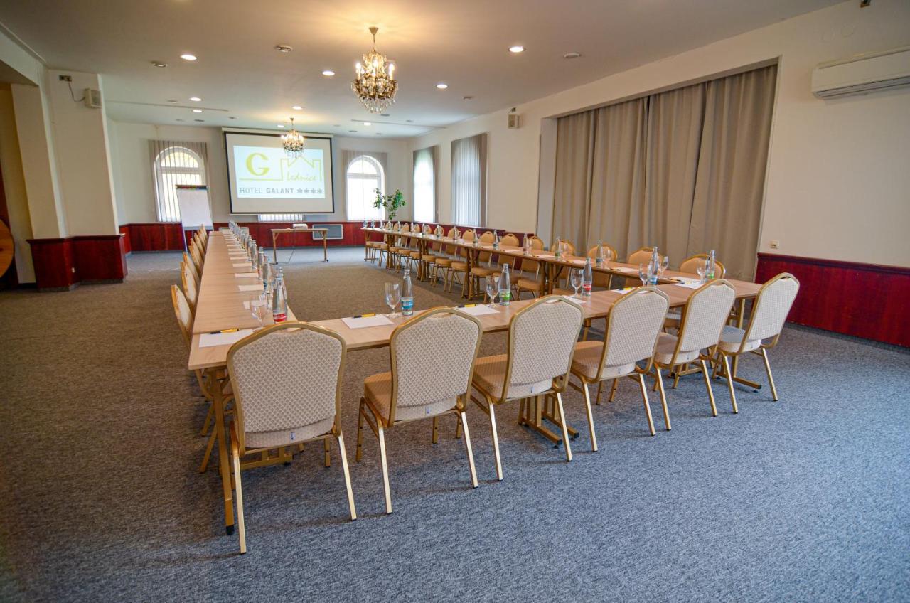 Hotel Galant Lednice Extérieur photo