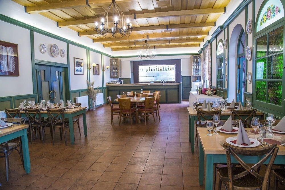 Hotel Galant Lednice Extérieur photo