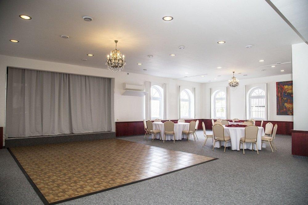 Hotel Galant Lednice Extérieur photo